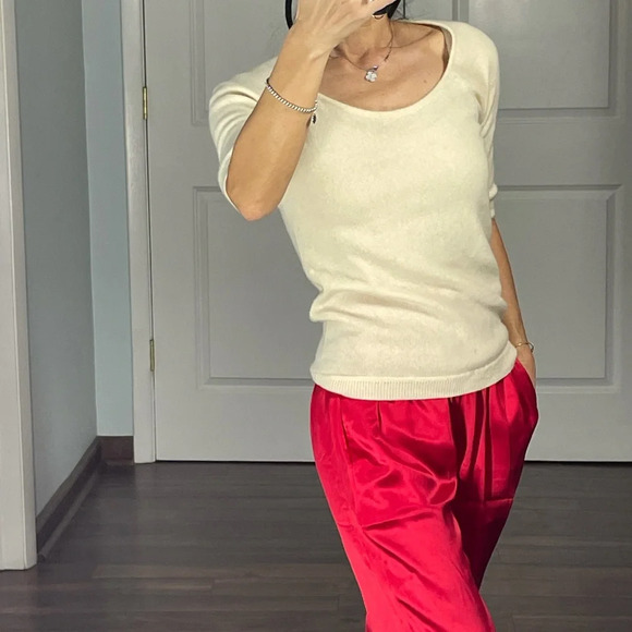 BCBG MAXAZRIA Collection 100% Cashmere Open Back Sweater size M - Picture 4 of 10